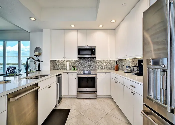 Sandpiper's Cove 503 Sandpiper's Cove Waterfront 3 Bedroom 2 Bathroom 23141 * Clearwater Beach