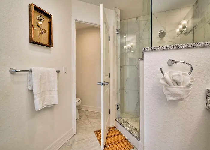 Sandpiper's Cove 503 Sandpiper's Cove Waterfront 3 Bedroom 2 Bathroom 23141 Apartment Clearwater Beach