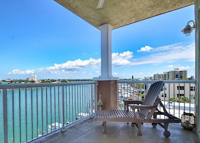 Sandpiper's Cove 503 Sandpiper's Cove Waterfront 3 Bedroom 2 Bathroom 23141 Apartment Clearwater Beach